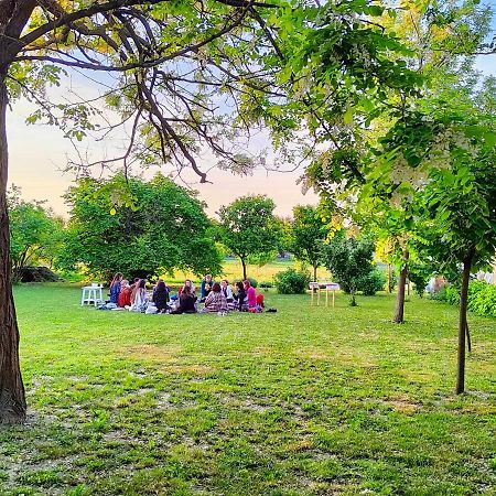 Ethno&Coffee House Tulip Bed & Breakfast Glozan Luaran gambar