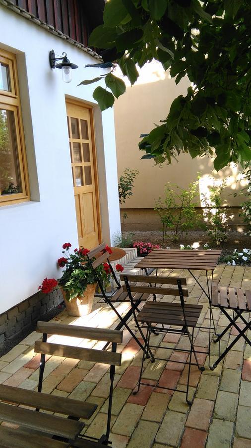 Ethno&Coffee House Tulip Bed & Breakfast Glozan Luaran gambar
