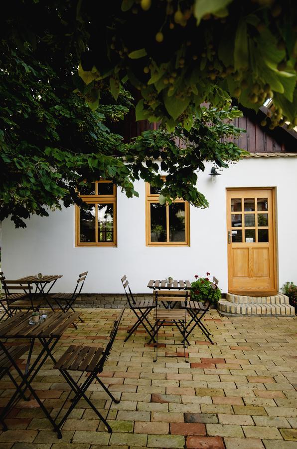 Ethno&Coffee House Tulip Bed & Breakfast Glozan Luaran gambar